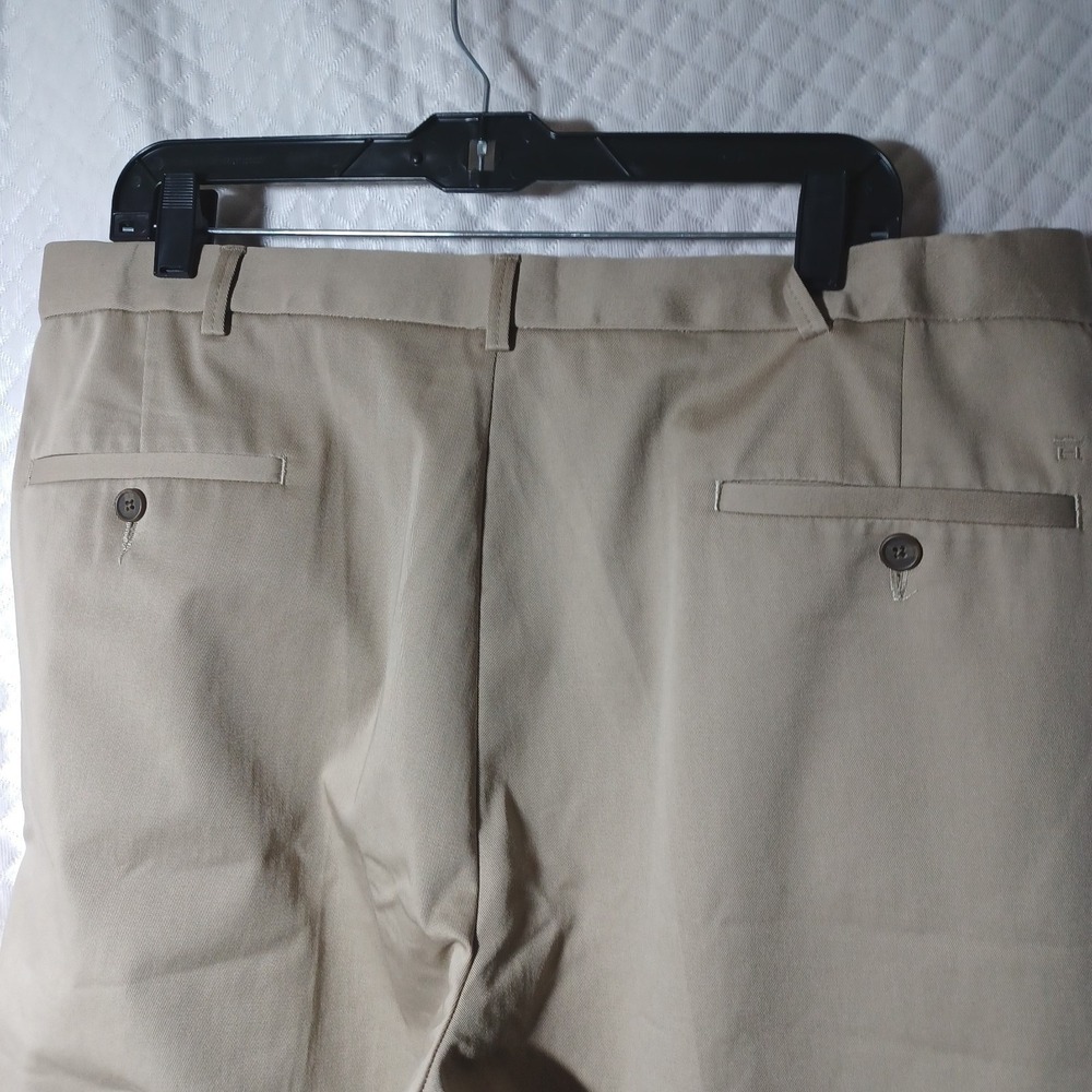 Haggar Premium No Iron Khaki Mens 40x32 Classic Fit Tan Chino Pants HC10884 - Picture 2 of 9